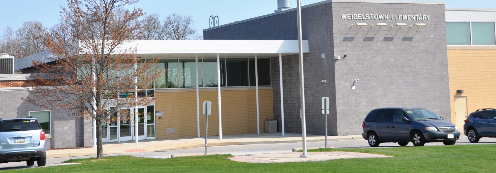 Weigelstown Elementary entrance